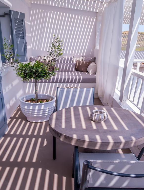 Milos Bay Suites Adamantas  Bilik gambar
