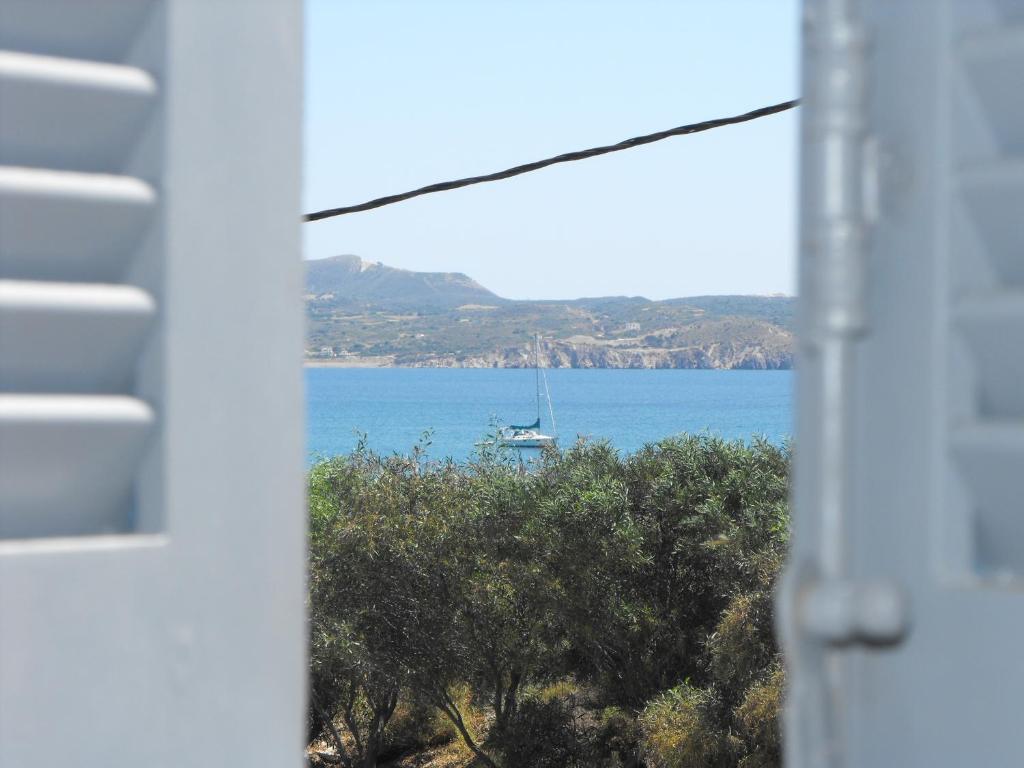 Milos Bay Suites Adamantas  Luaran gambar